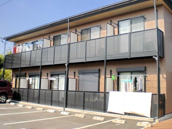 アンプルールクラージュ仲原の物件外観写真